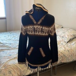 Alpaca Sweater with a Llama Traditional Peruvian Design